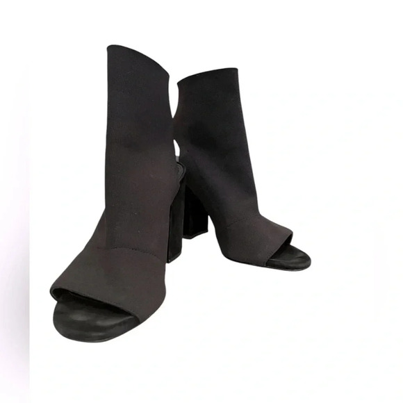 Steve Madden Womens Ferris Fabric Peep Toe Ankle
Fashion Boots, Black (Size 8.5) - Picture 3 of 7